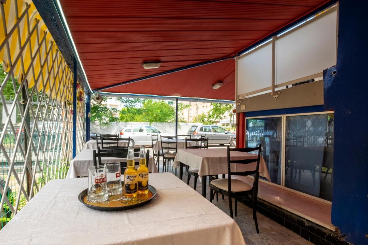 Hotel Giumer Rimini Eksteriør billede