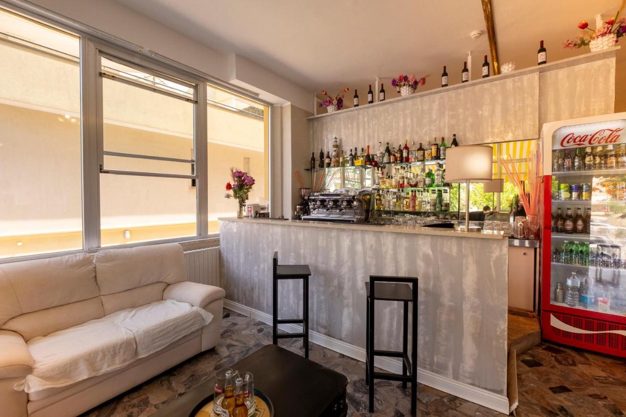 Hotel Giumer Rimini Eksteriør billede