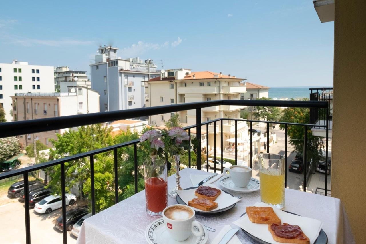 Hotel Giumer Rimini Eksteriør billede