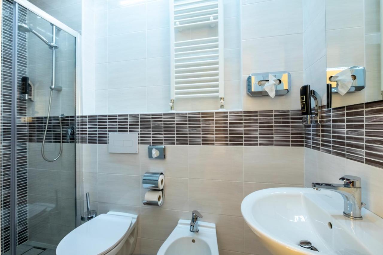 Hotel Giumer Rimini Eksteriør billede