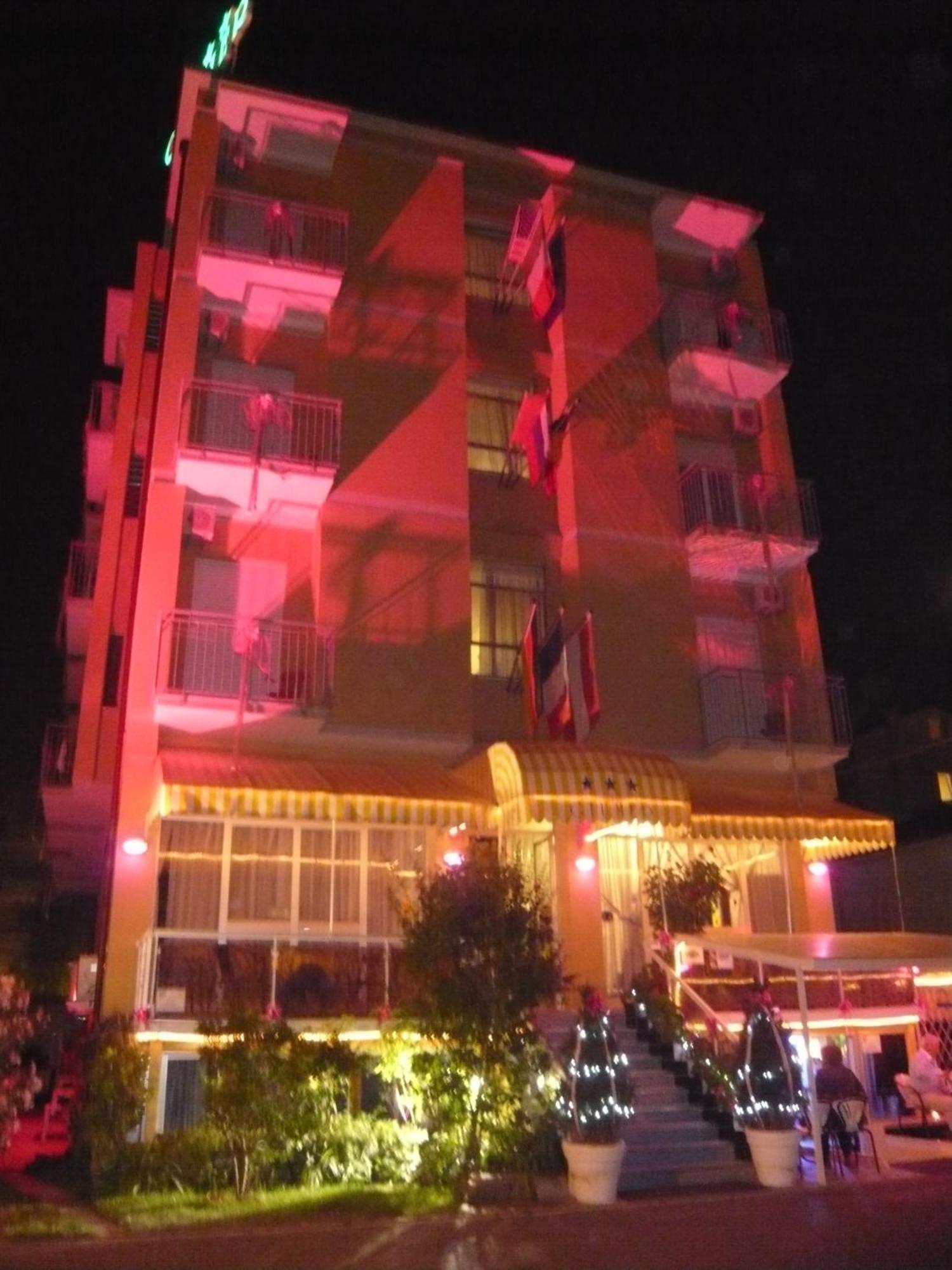 Hotel Giumer Rimini Eksteriør billede
