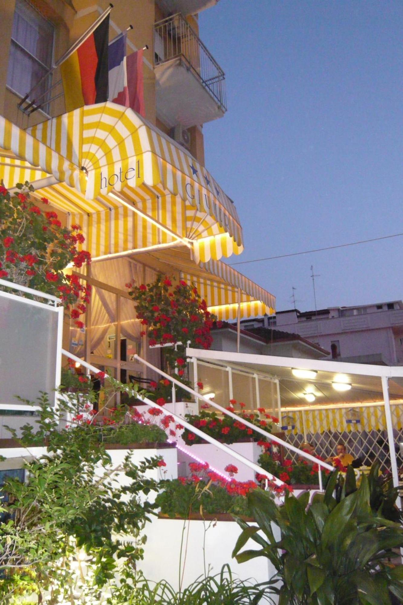 Hotel Giumer Rimini Eksteriør billede